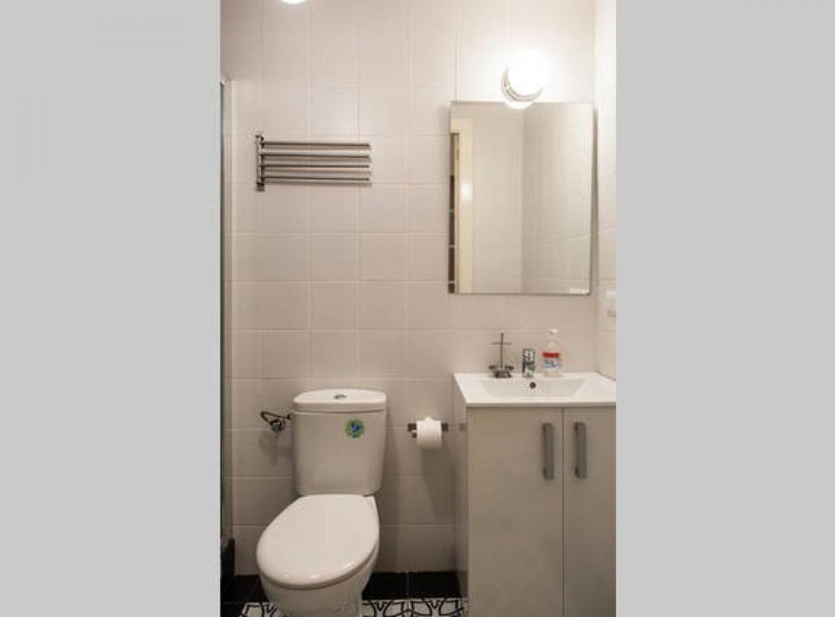 Piquer Apartment Barcelona Bagian luar foto