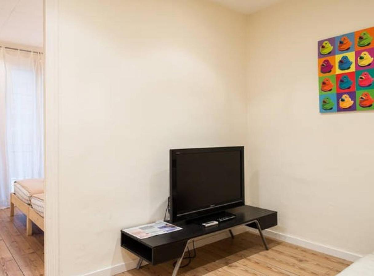 Piquer Apartment Barcelona Bagian luar foto